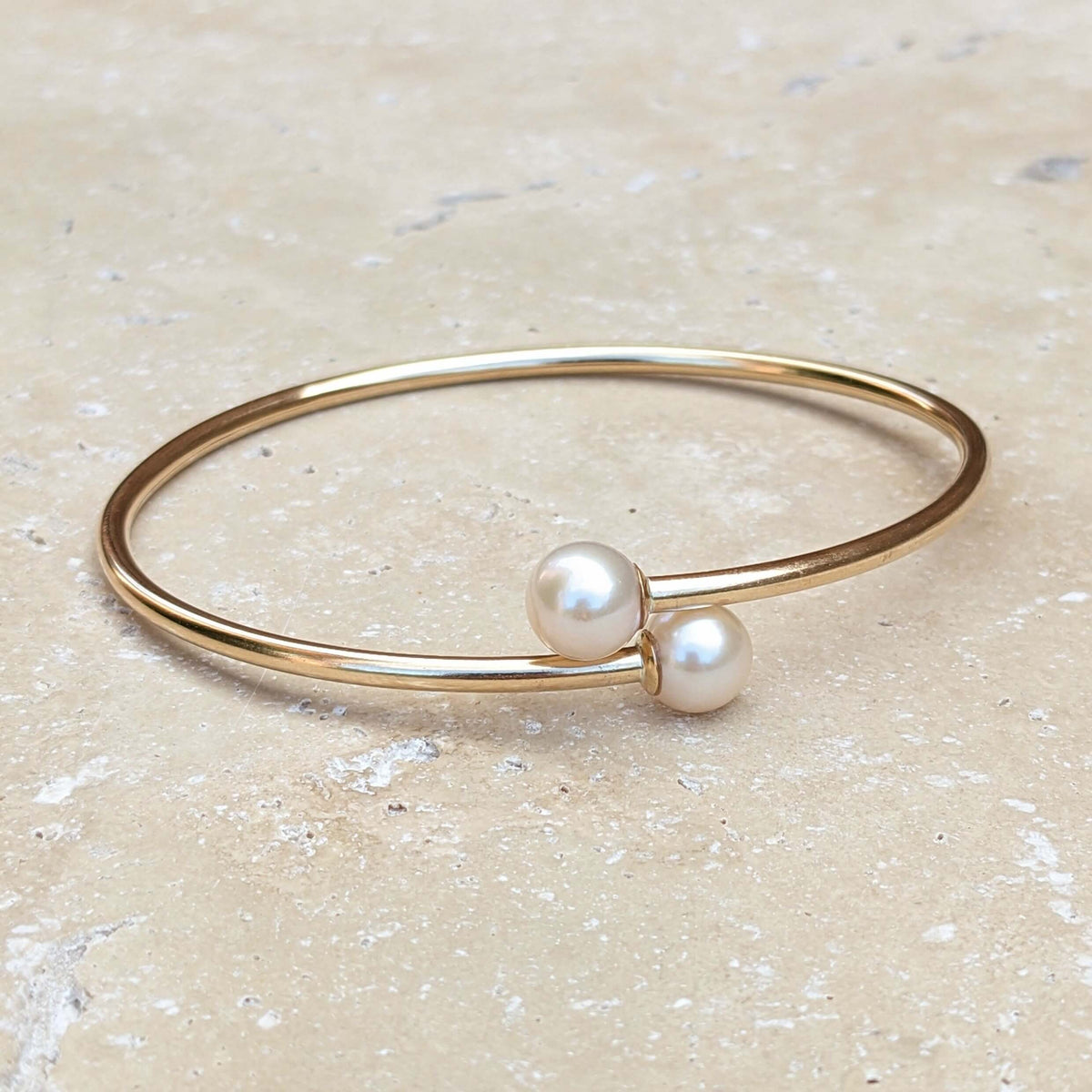 KIRI & BELLE | Elegant British Made Baroque Pearl Jewellery