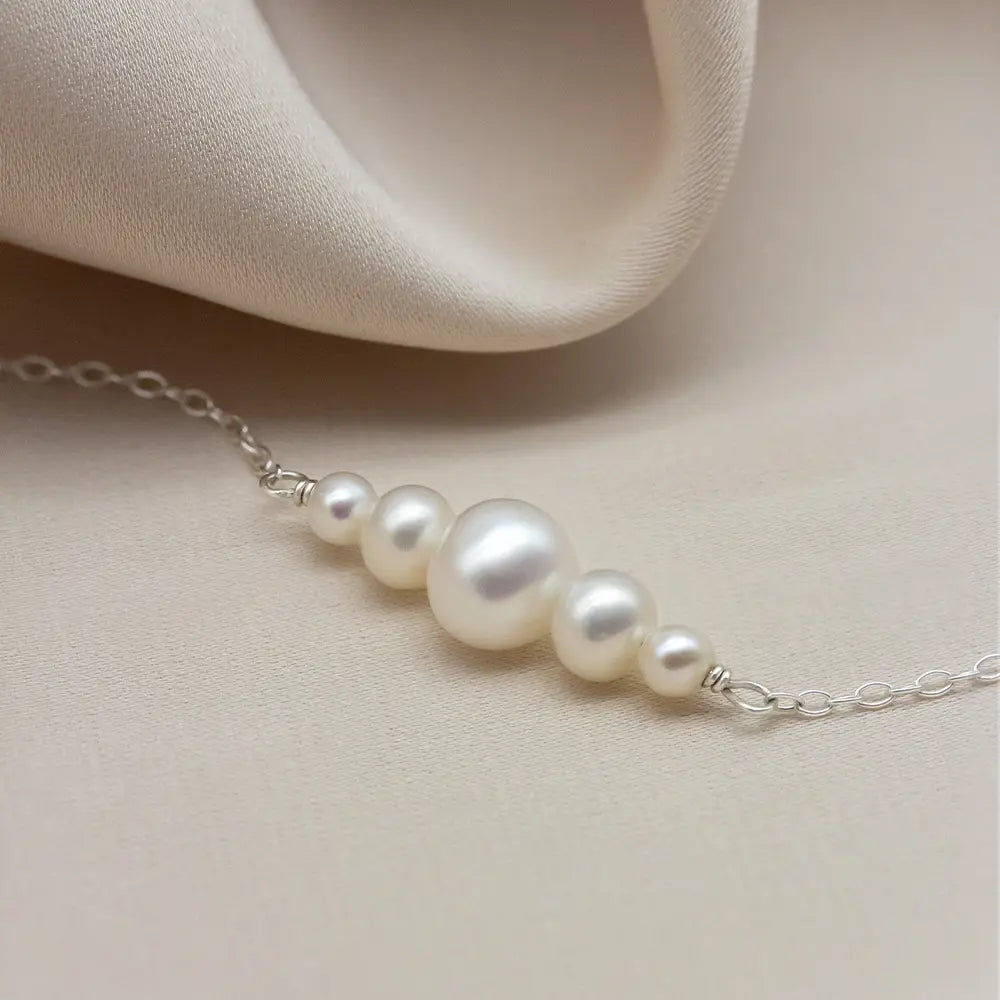 Graduated Round Pearl Bar Necklace - Bella